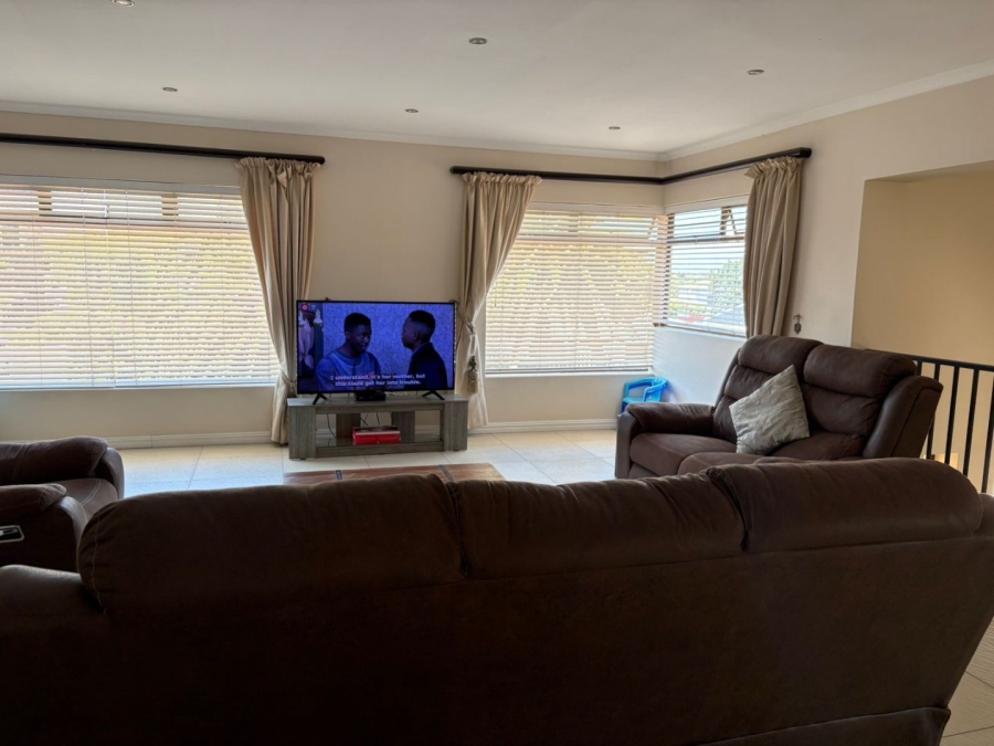 4 Bedroom Property for Sale in Flamingo Vlei Western Cape